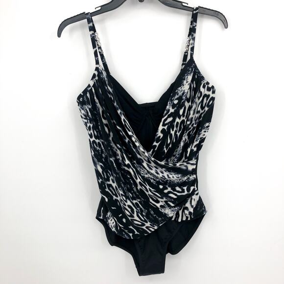 MAGICSUIT Women's Louise One-Piece Swimsuit Size 12 Black White Skin Deep NWT - Picture 4 of 10